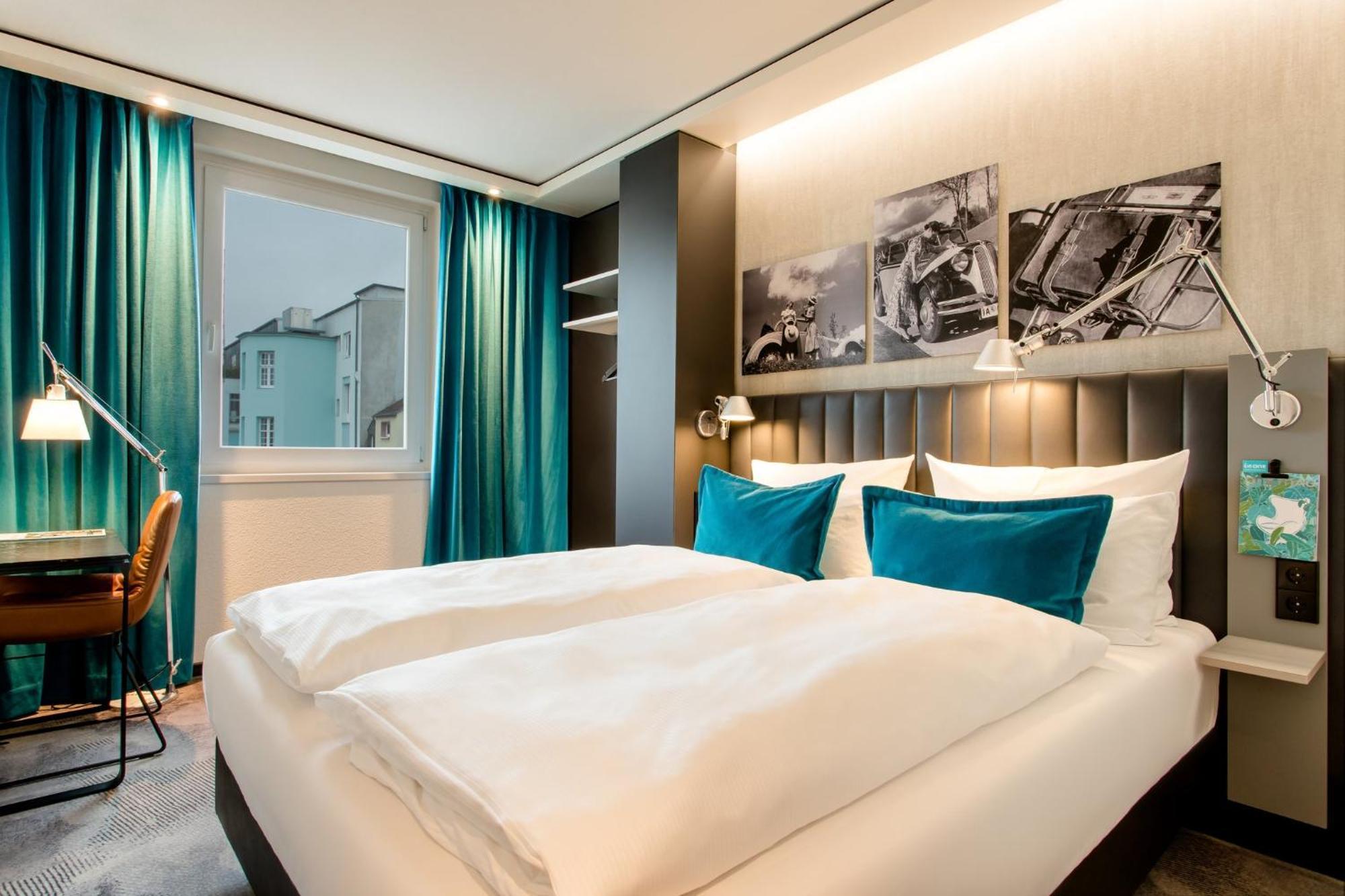 Motel One Frankfurt-Eastside Frankfurt am Main Exterior photo